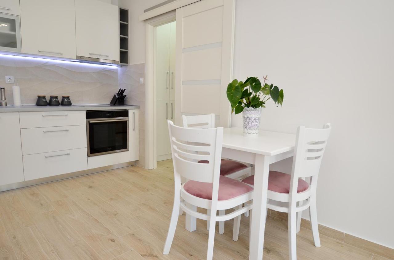 Seafront Apartment Vujovic Prčanj Eksteriør bilde