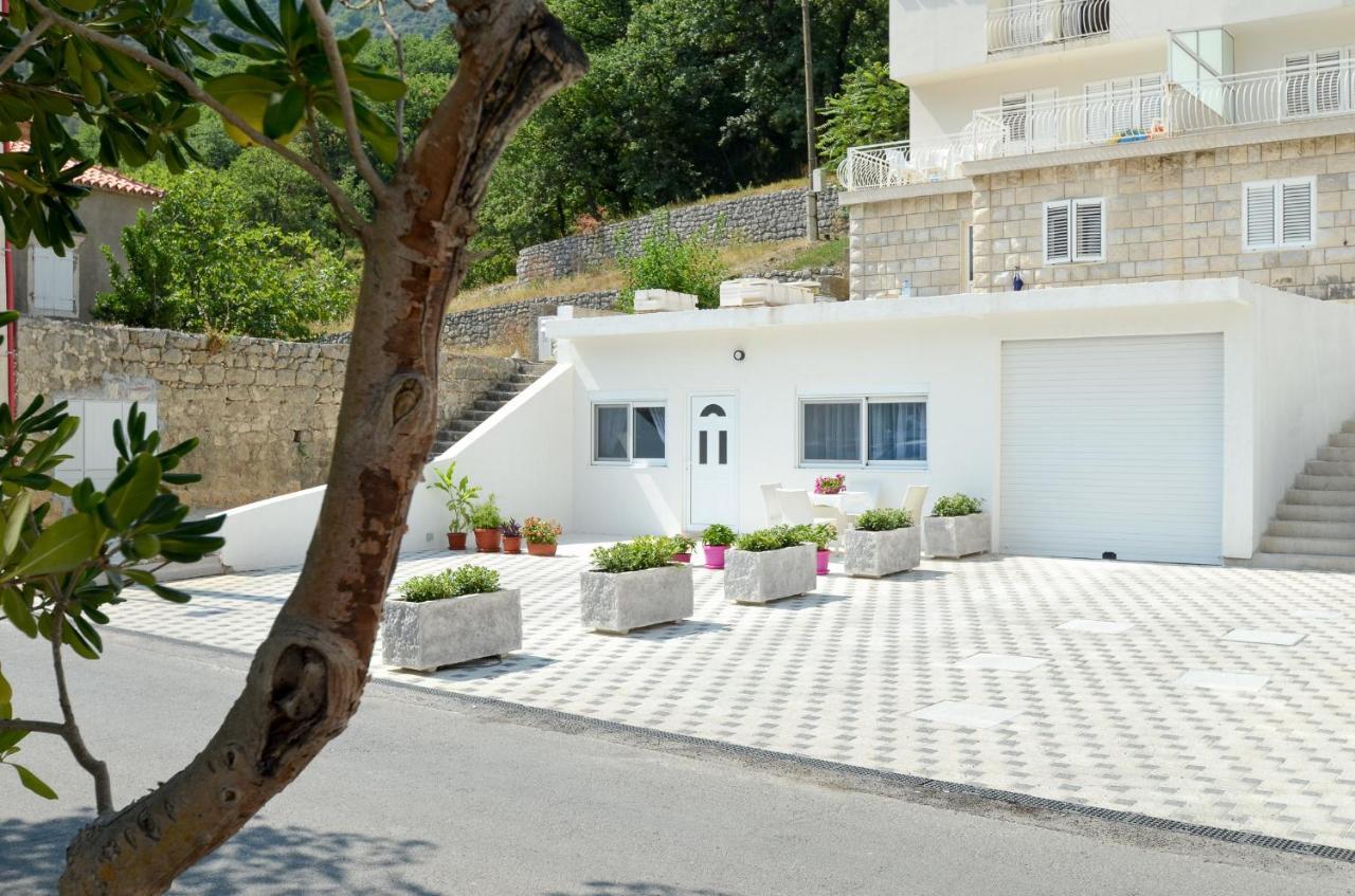 Seafront Apartment Vujovic Prčanj Eksteriør bilde