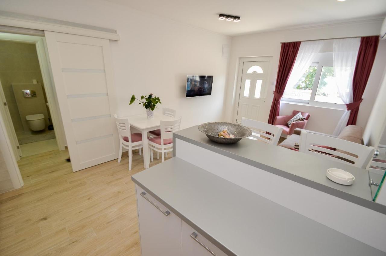 Seafront Apartment Vujovic Prčanj Eksteriør bilde